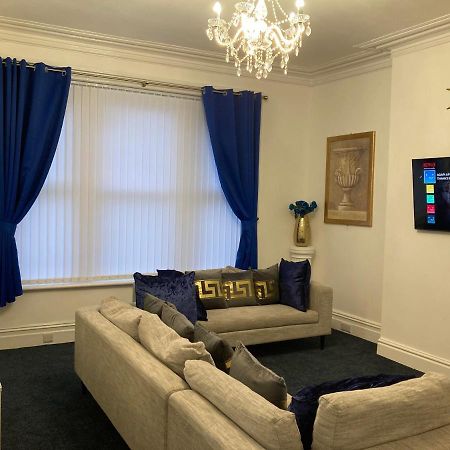 Agapi Apartment - Sea View Sleeps Ten Blackpool Extérieur photo